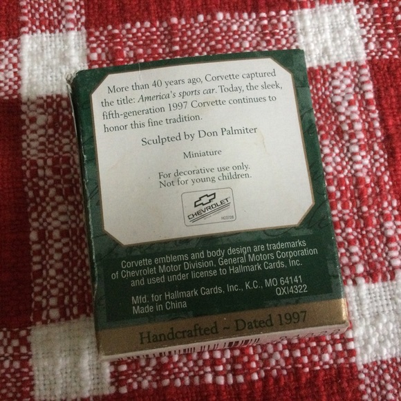 Hallmark Keepsake Ornament 1997 Miniature Corvette - Picture 2 of 6